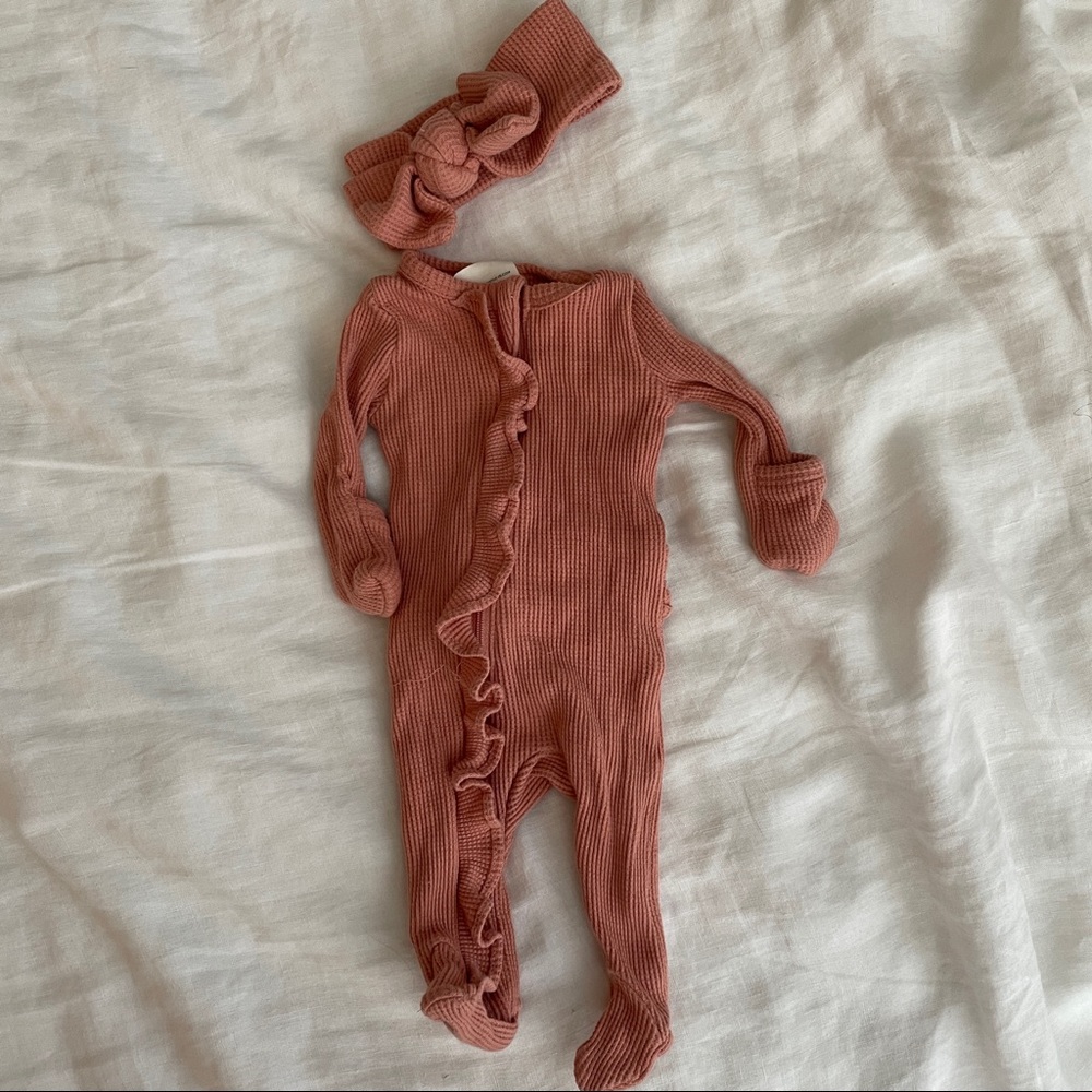 Organic Waffle Ruffle Zip Footie, Dusty Rose